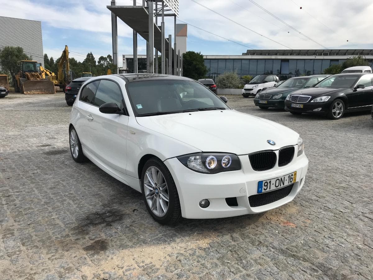 BMW 118D · Ano 2009 — imagem 1