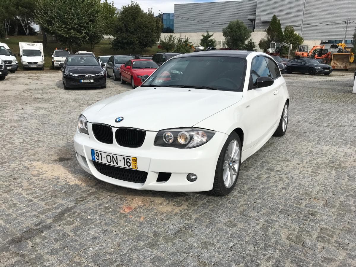 BMW 118D · Ano 2009 — imagem 3