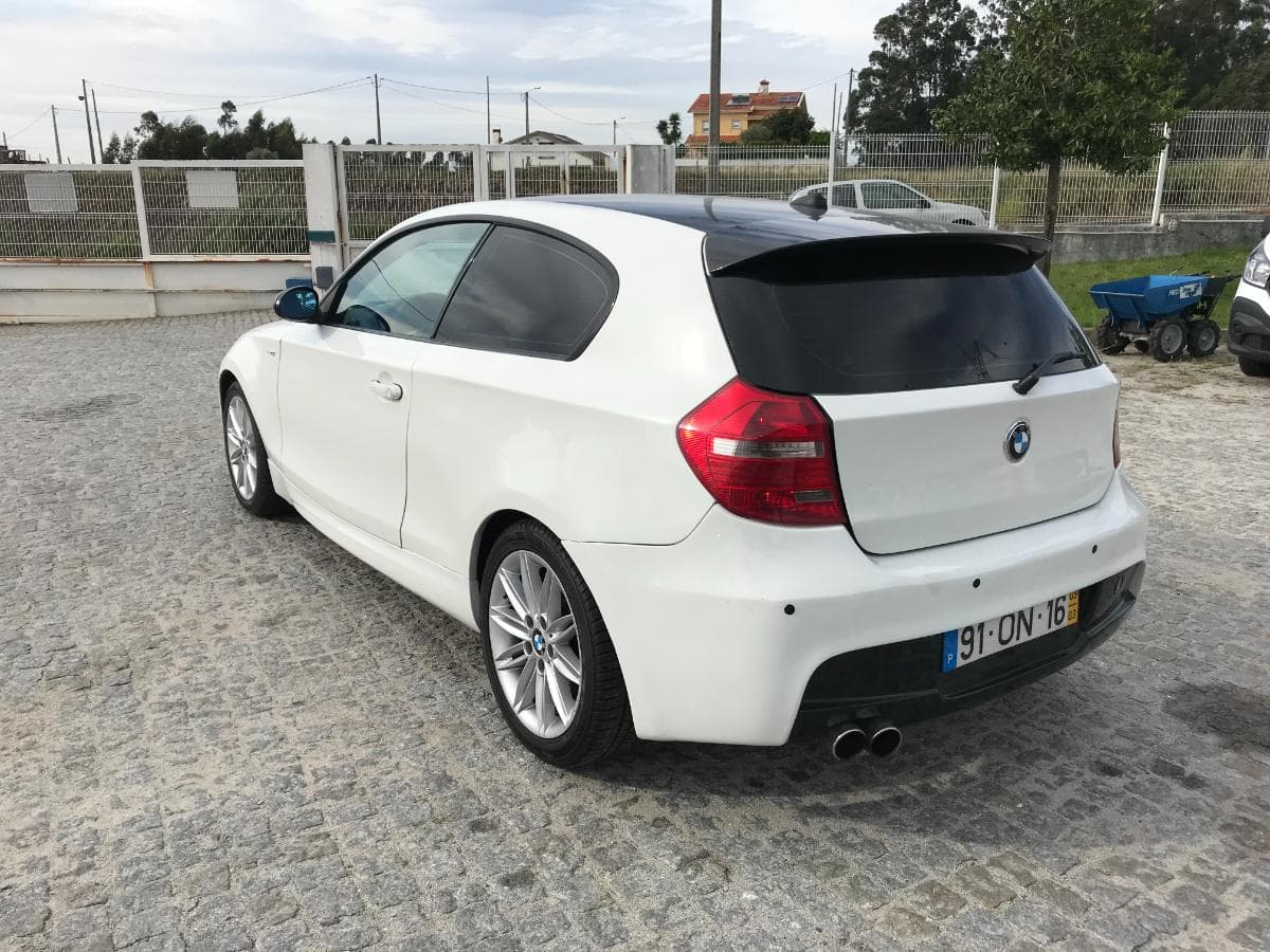 BMW 118D · Ano 2009 — imagem 6