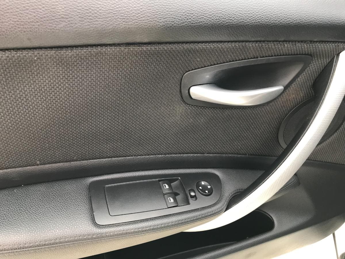 BMW 118D · Ano 2009 — imagem 14