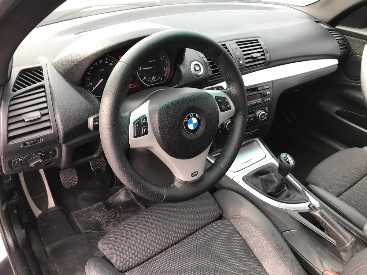 BMW 118D · Ano 2009 — imagem 20