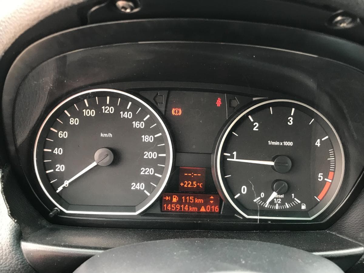 BMW 118D · Ano 2009 — imagem 24