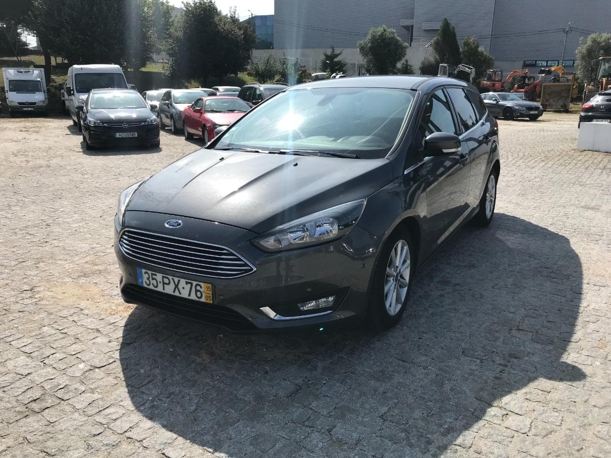 Ford Focus 1.5 DCI · Ano  2015 — image 3