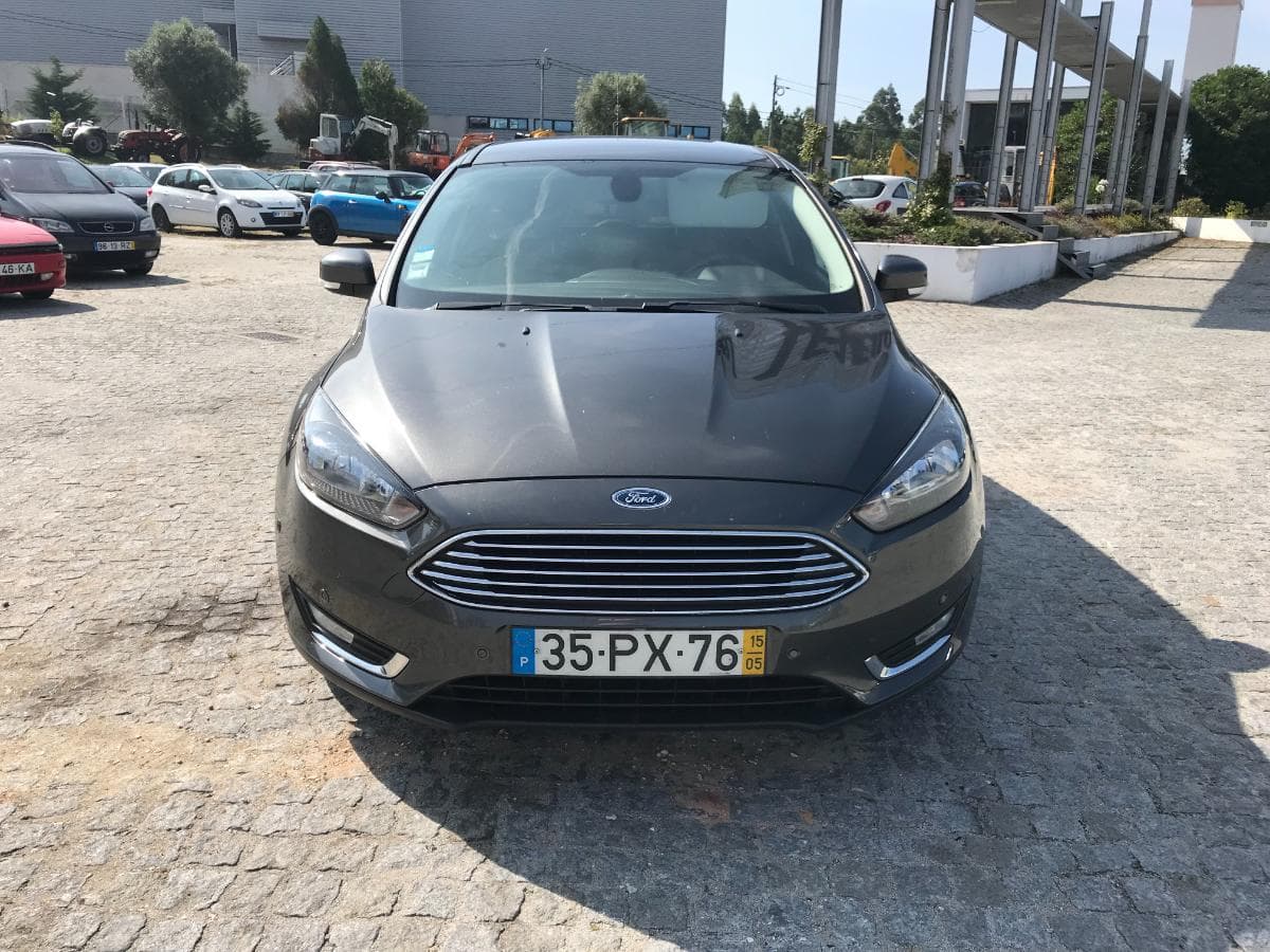 Ford Focus 1.5 DCI · Ano  2015 — image 2