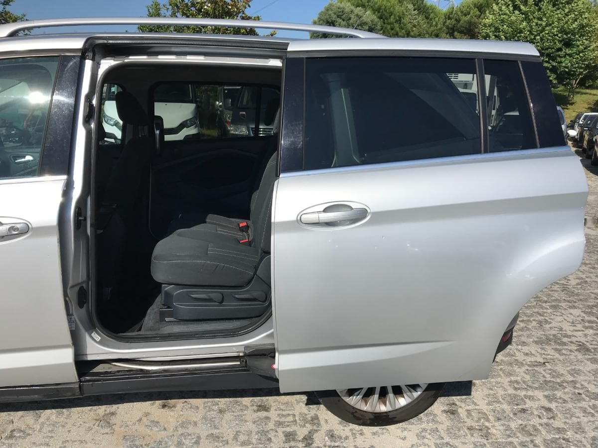 Ford Grand C-Max1.6 CDTI · Ano 2011 — imagen 16