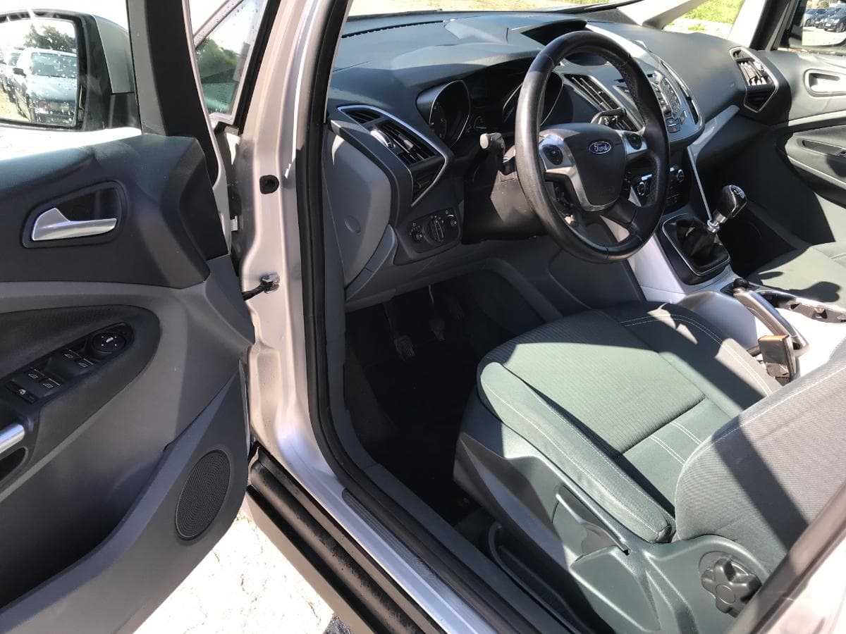 Ford Grand C-Max1.6 CDTI · Ano 2011 — imagen 17