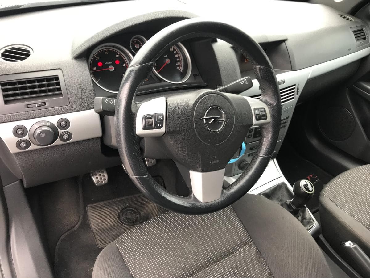 Opel Astra 1.9 CDTI · Ano 2007 — imagem 20