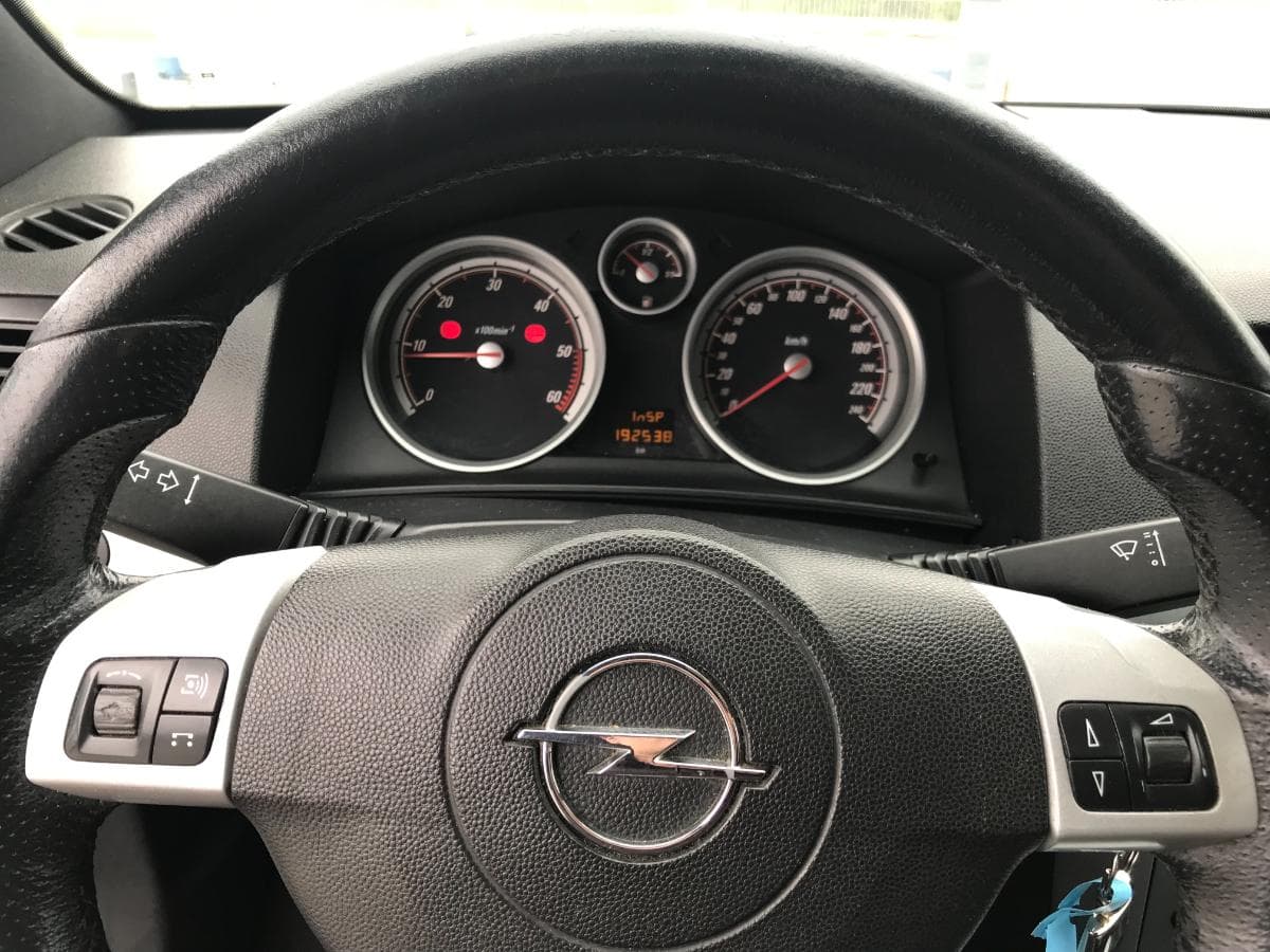Opel Astra 1.9 CDTI · Ano 2007 — imagem 25