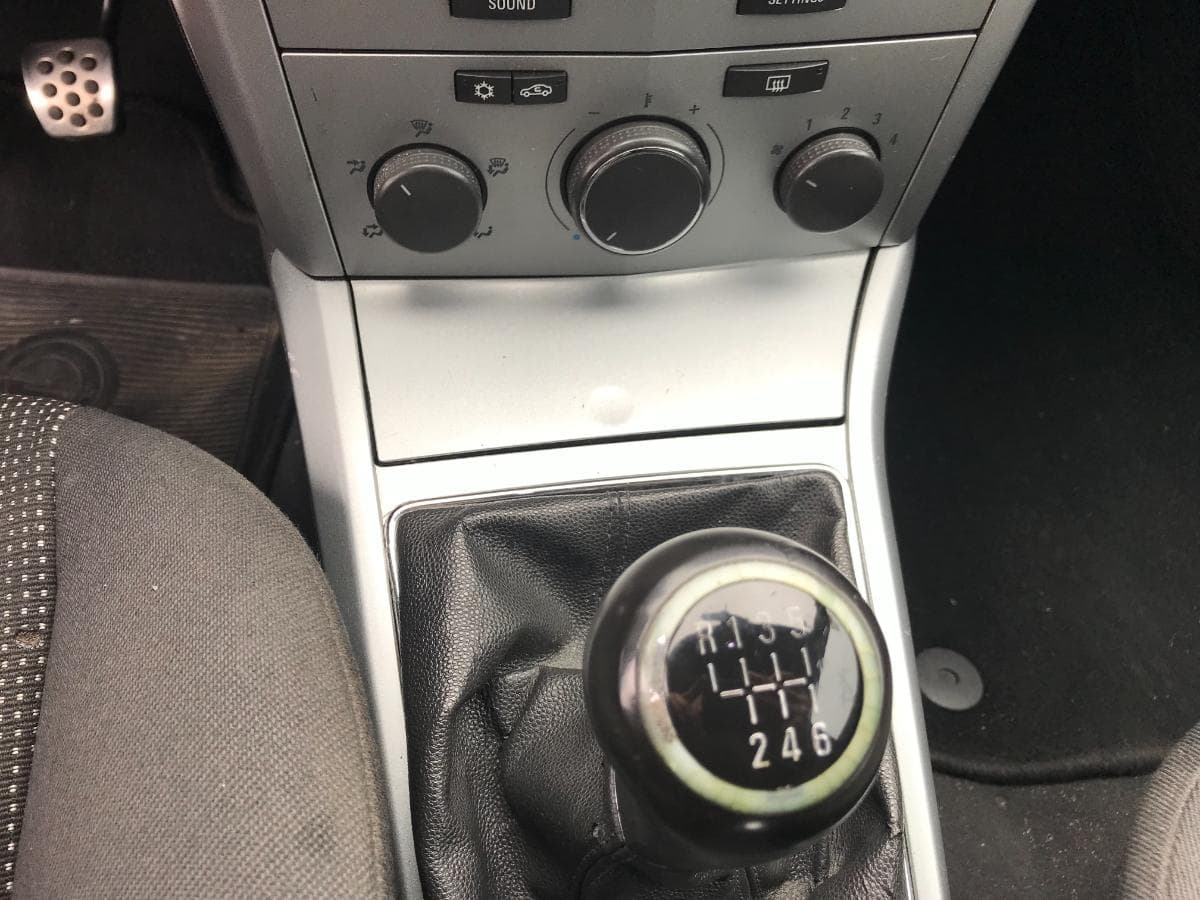 Opel Astra 1.9 CDTI · Ano 2007 — imagem 26