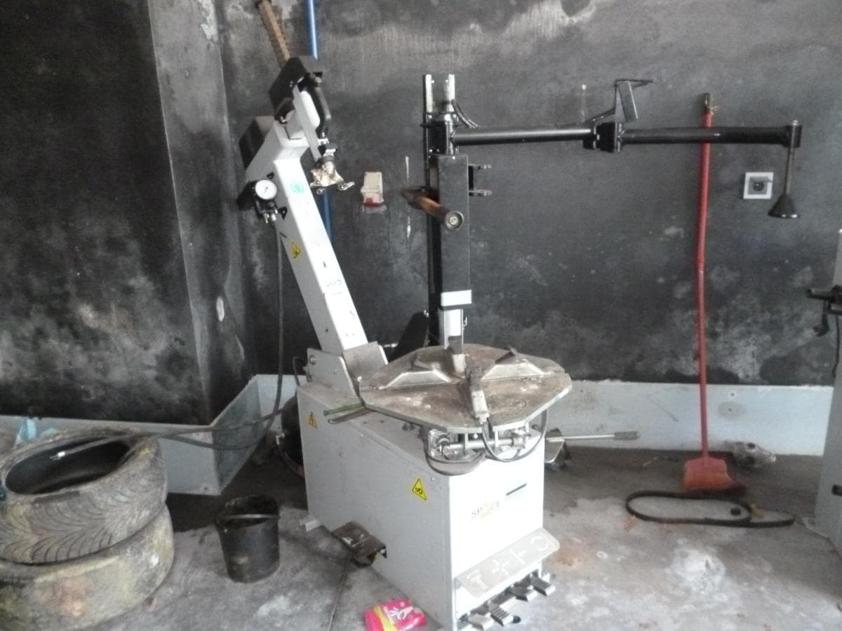 Máquina de Desmontar Pneus