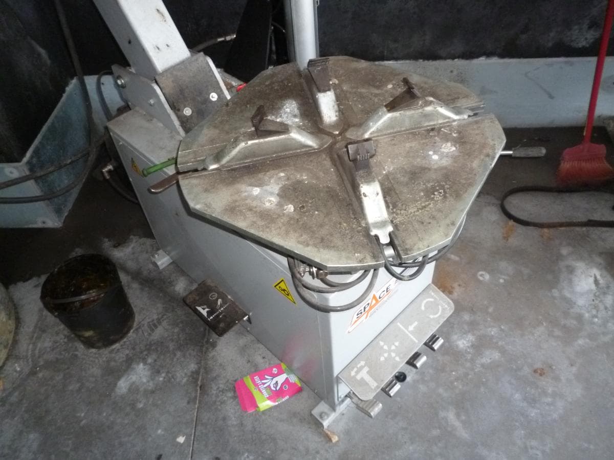 Máquina de Desmontar Pneus — image 2