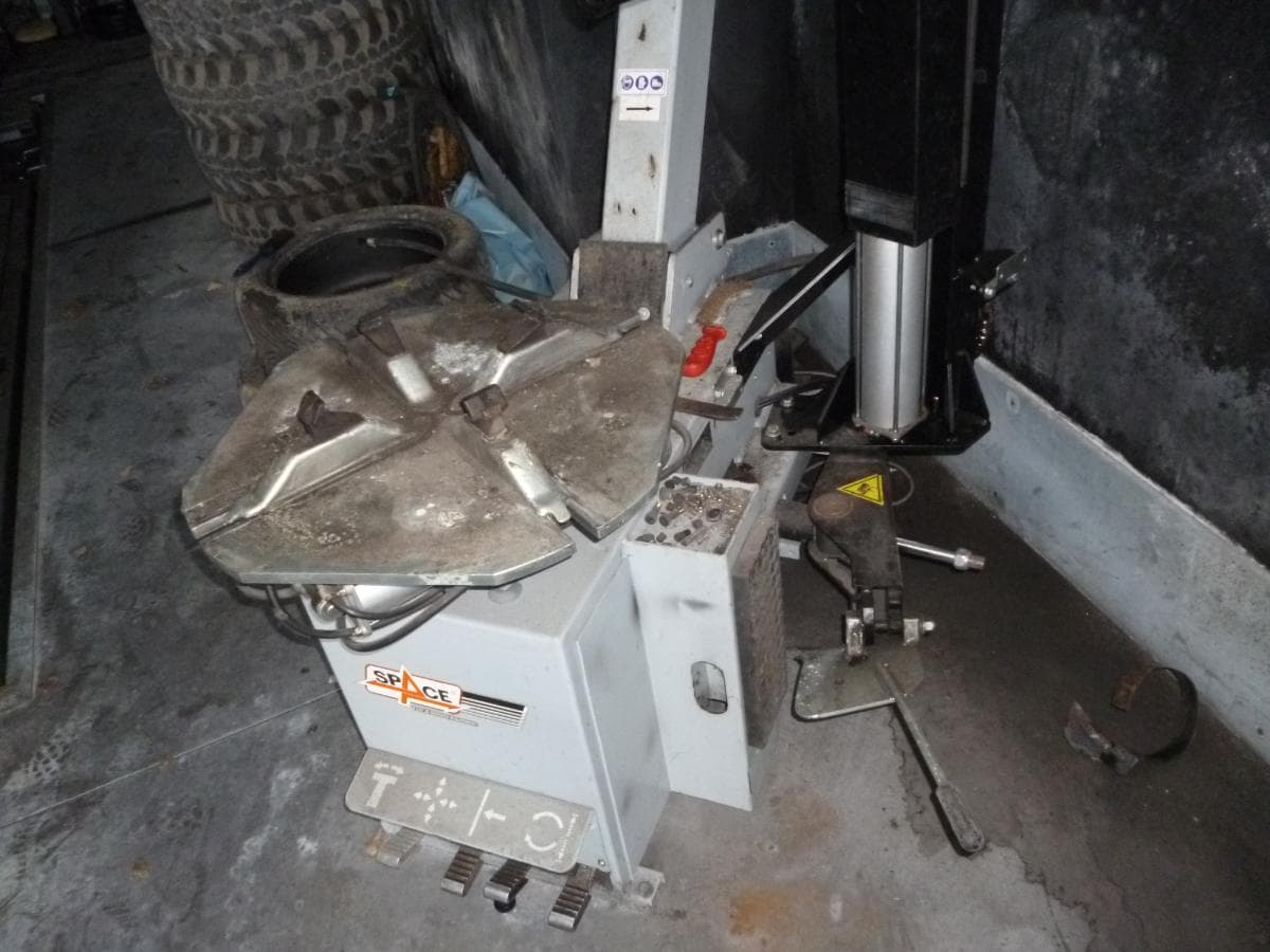 Máquina de Desmontar Pneus — image 3