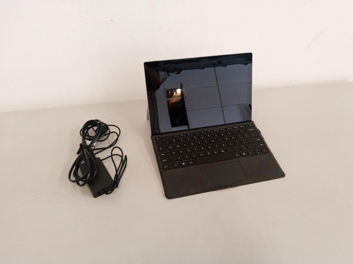 Microsoft Surface Pro 5 + Capa Teclado — imagem 1