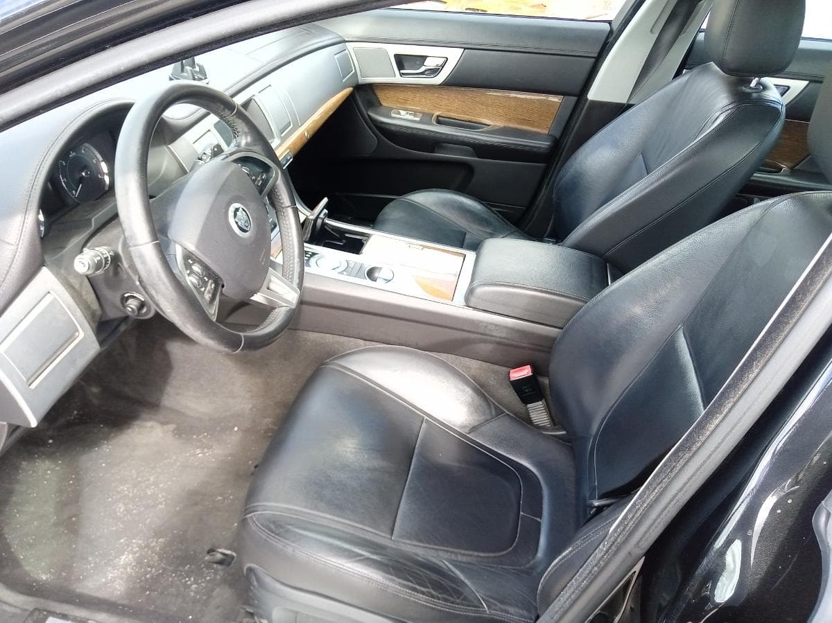 Jaguar XF 2.2 Luxury · Ano 2013 — imagem 34