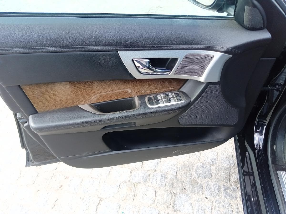 Jaguar XF 2.2 Luxury · Ano 2013 — imagem 40
