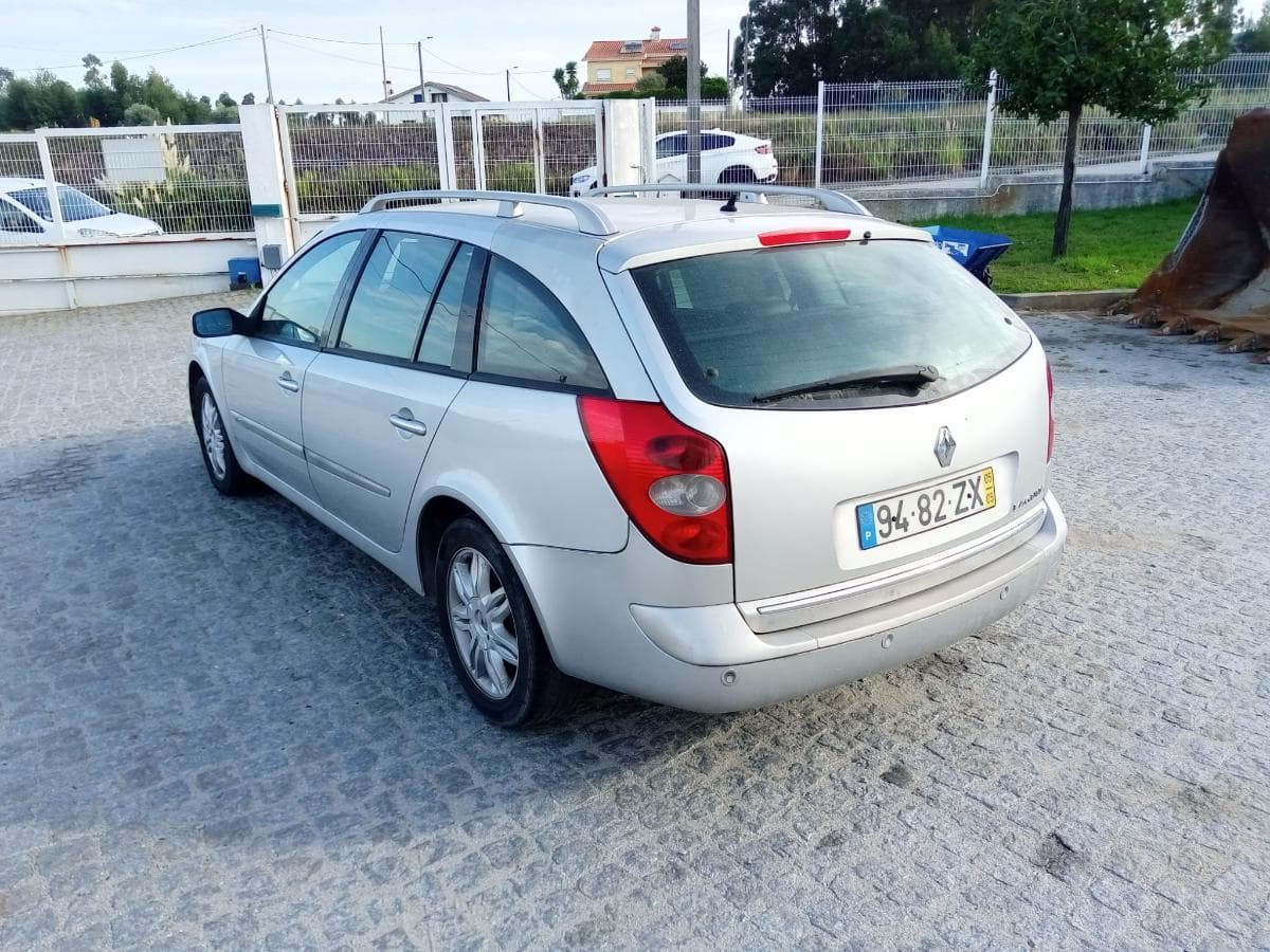 Renault Laguna · Ano 2005 — imagem 11