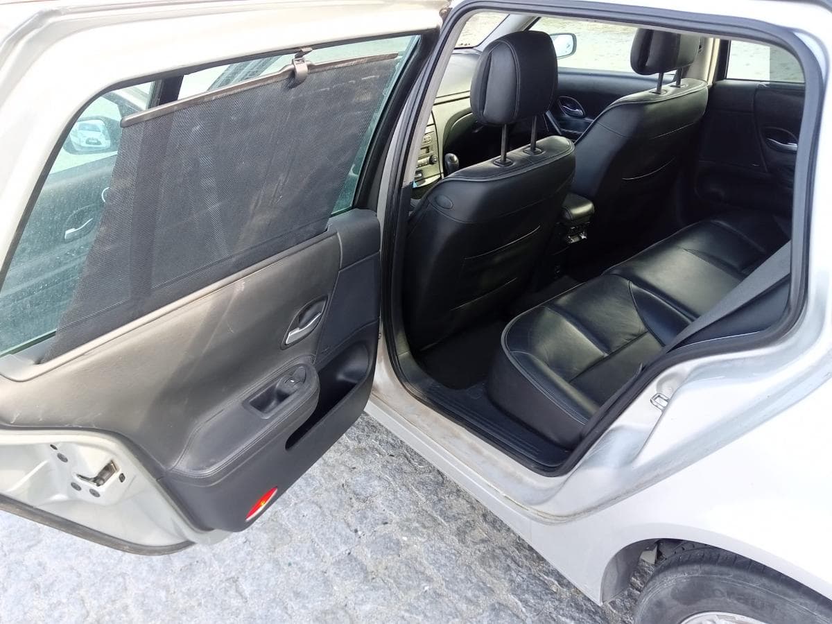 Renault Laguna · Ano 2005 — imagem 15