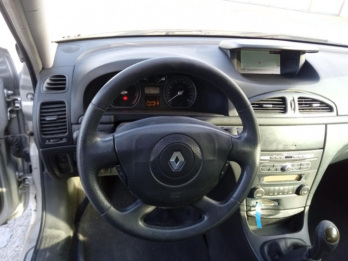 Renault Laguna · Ano 2005 — imagem 18