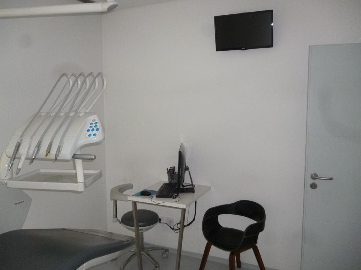 TOTALIDADE DOS LOTES · Edifício + Equipamento Informático e de Escritório + Mobiliário Diverso  · Paços de Ferreira — imagem 11