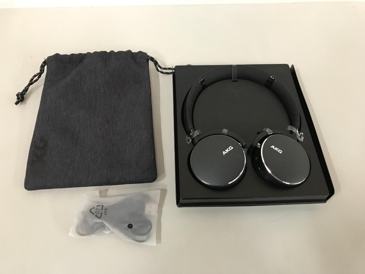 Headphones — image 3