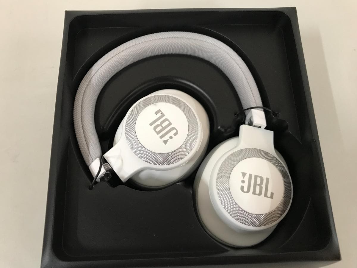 Headphones — image 3