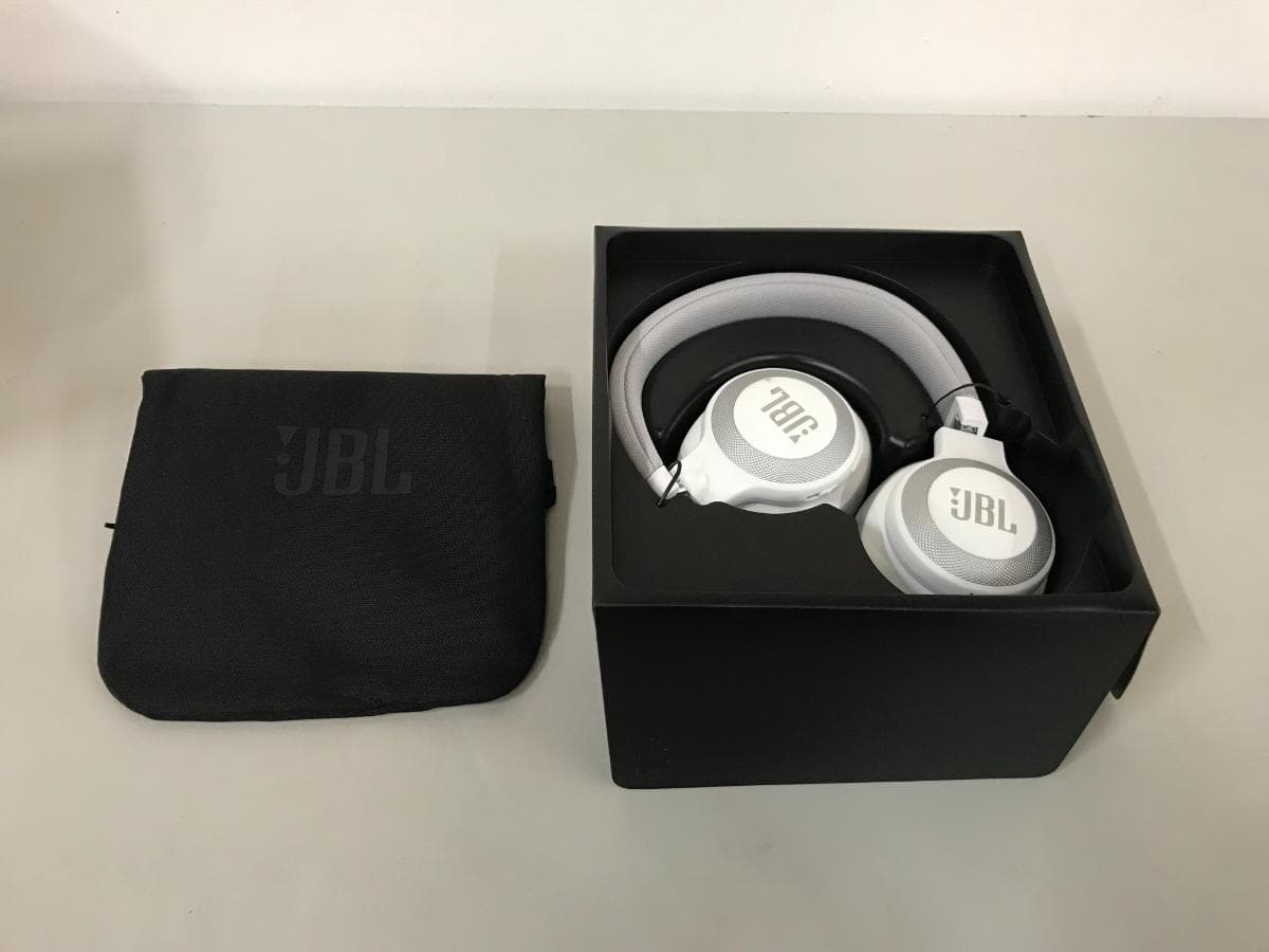 Headphones — image 5