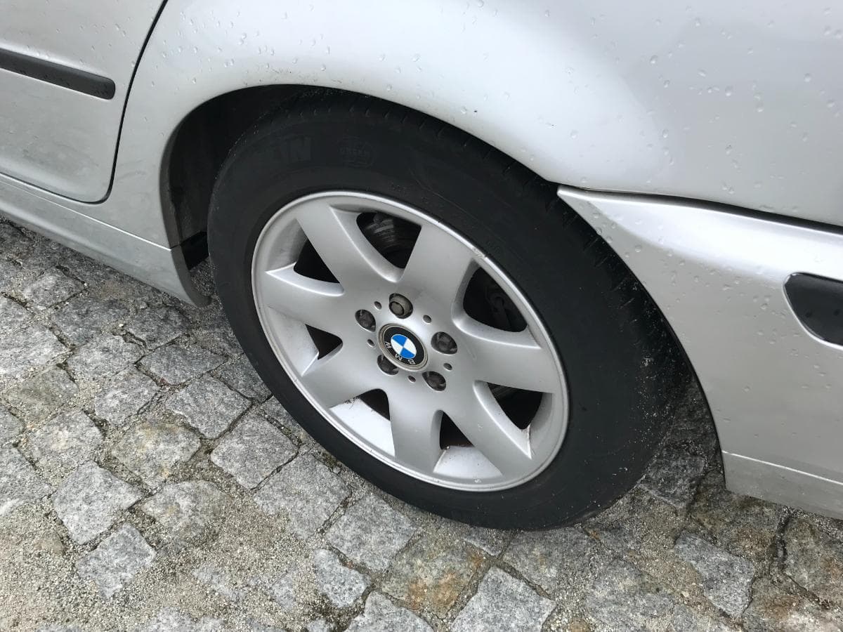 BMW 320D Touring · Ano 2003 — image 11
