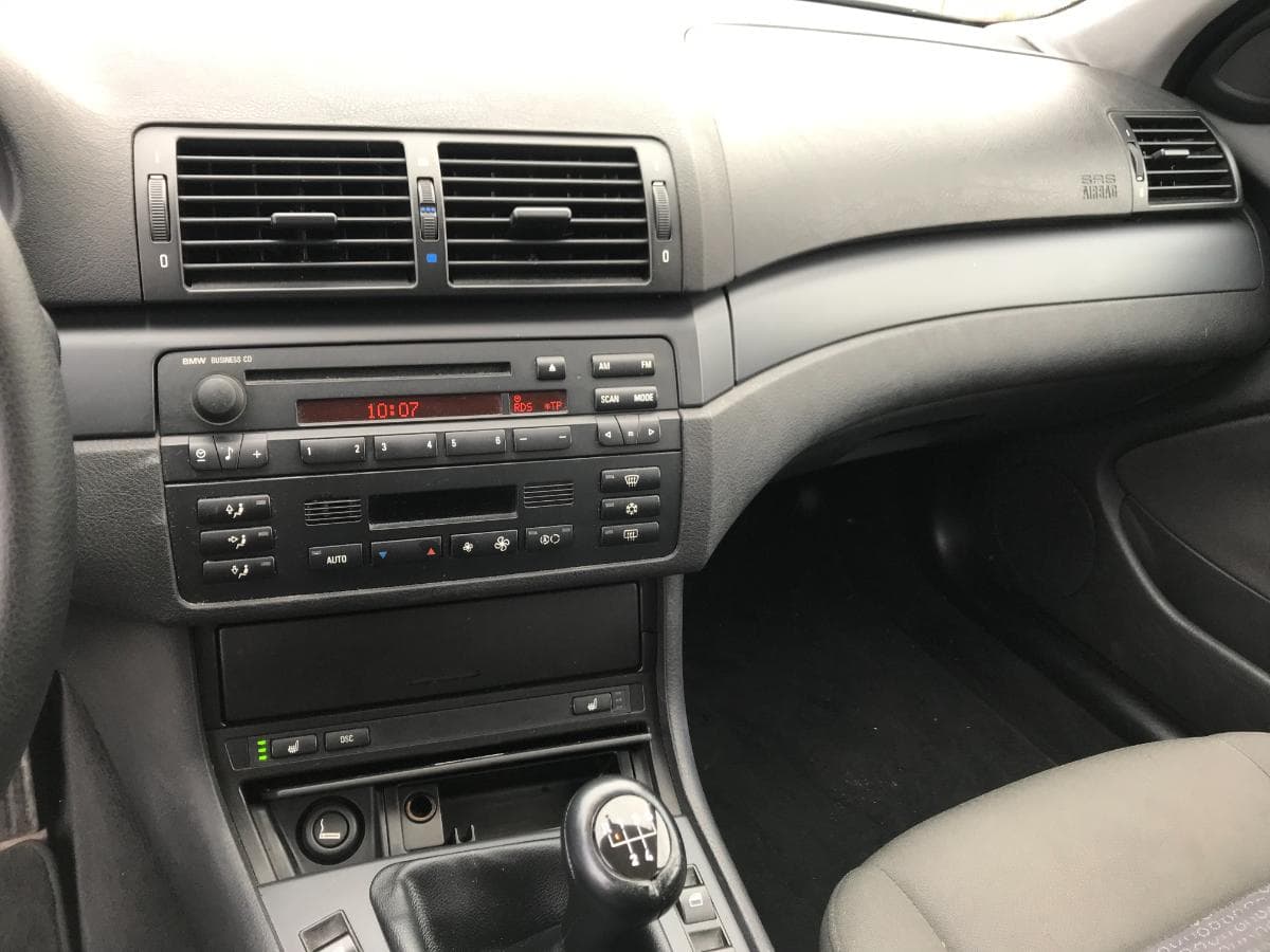 BMW 320D Touring · Ano 2003 — image 19