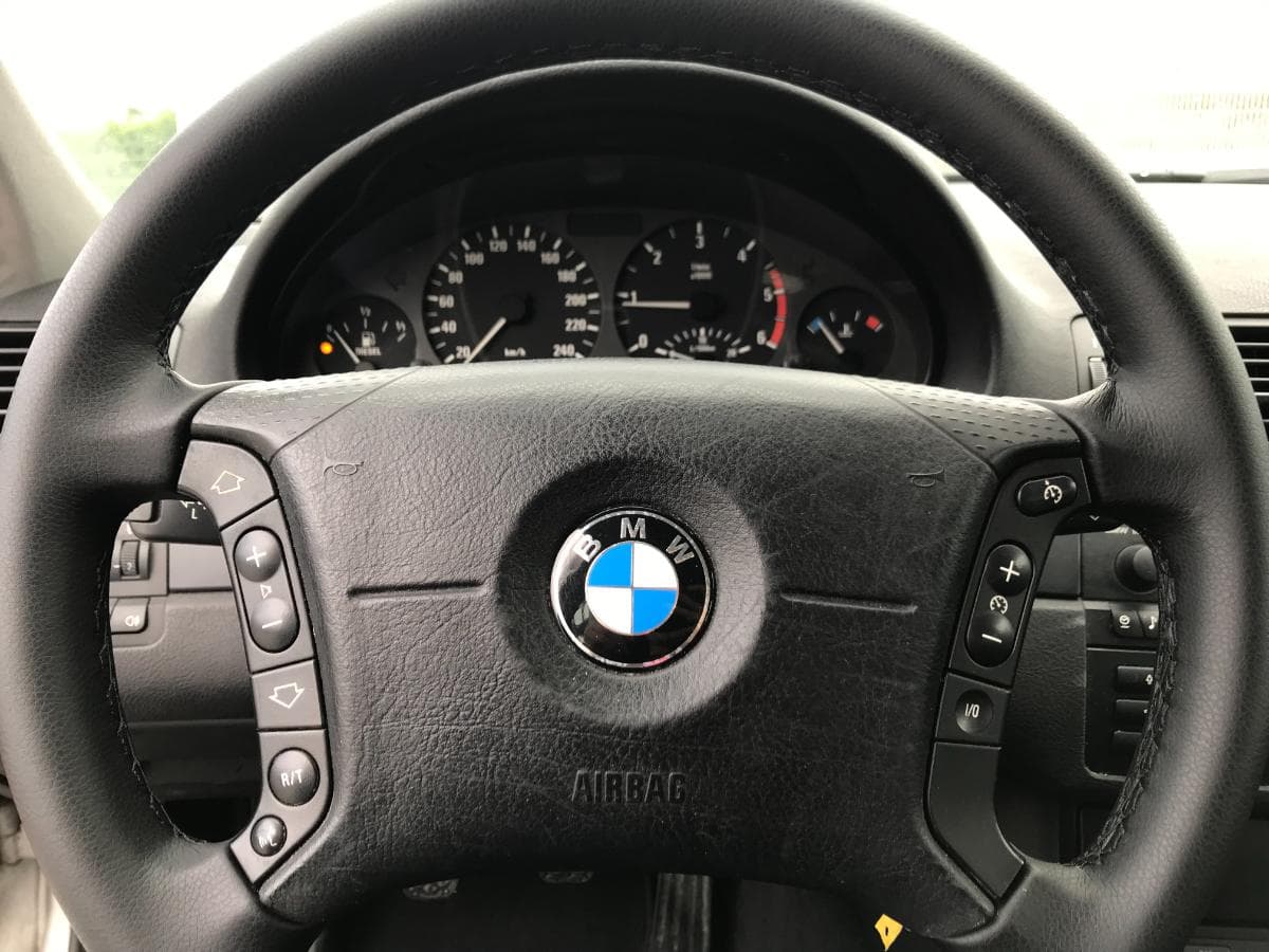 BMW 320D Touring · Ano 2003 — image 24
