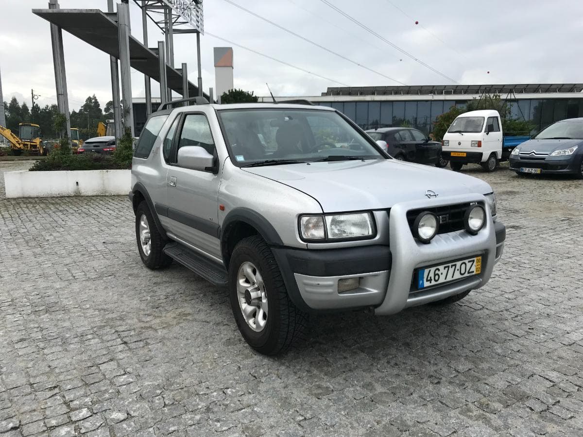 Opel Frontera 2.2 DTI · Ano 2000 — image 1