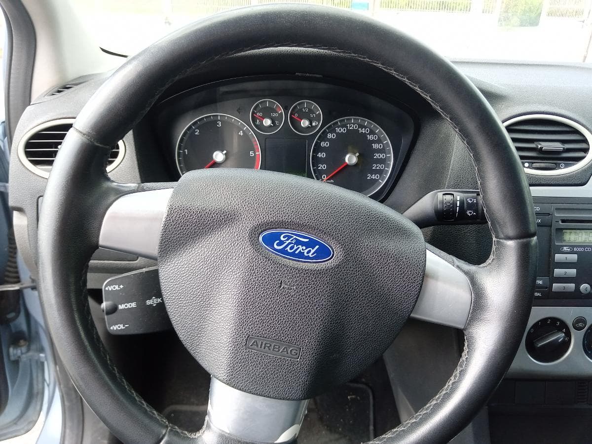 Ford Focus  · Ano 2006 — image 37