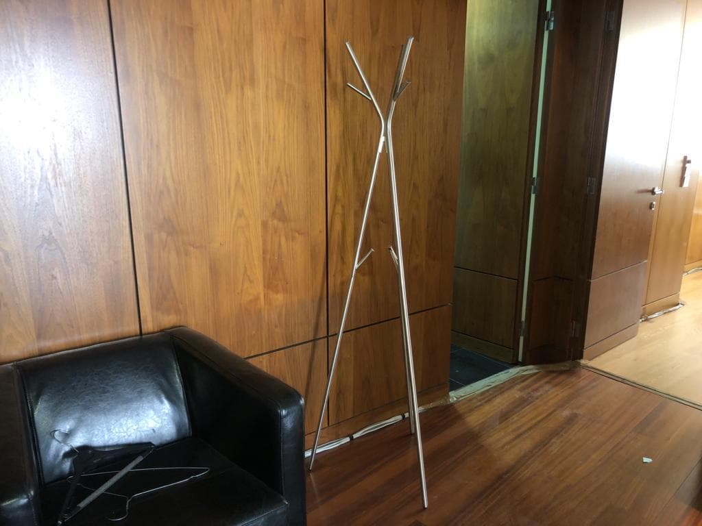 Mobiliario de oficina — imagen 1