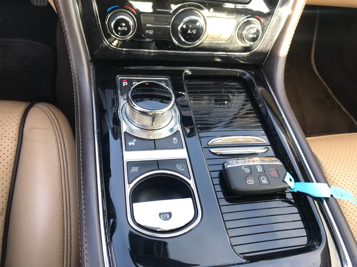 Jaguar XJ 3.0 · Ano 2013 — image 18