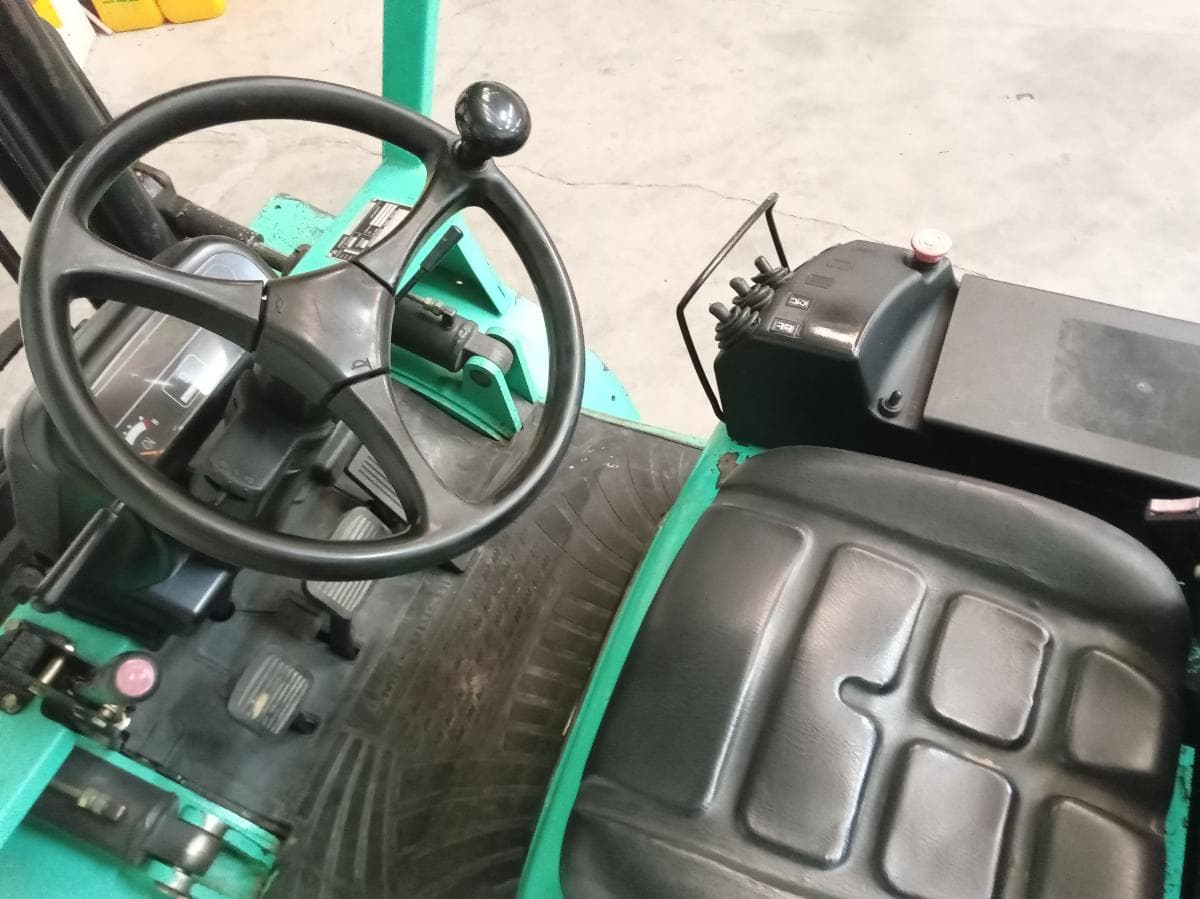 Empilhador Mitsubishi FD25K · Ano 1999 — imagem 6