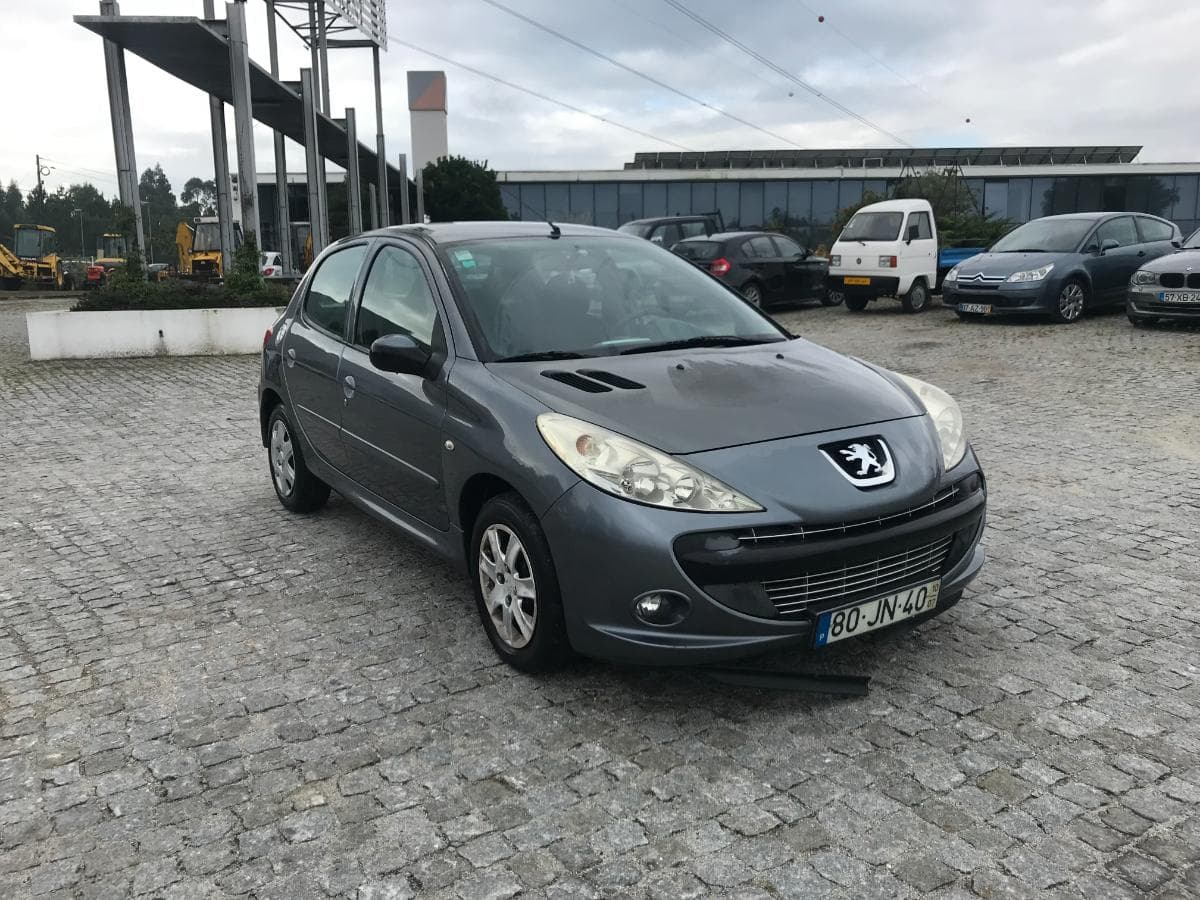 Peugeot 206+ · Ano 2010 — imagem 1