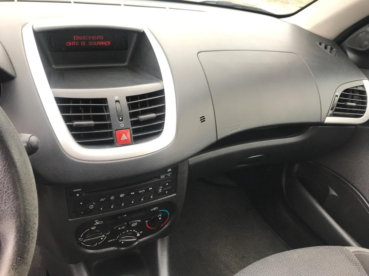 Peugeot 206+ · Ano 2010 — imagem 25