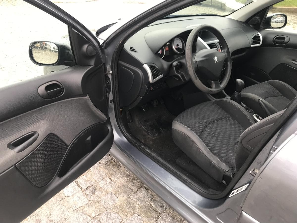 Peugeot 206+ · Ano 2010 — imagem 20