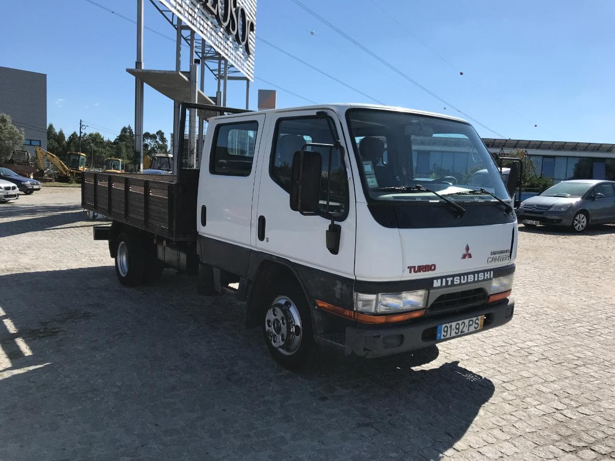 Mitsubishi Canter · Cabine Dupla · 6 Lugares · Ano 2000 — imagem 1