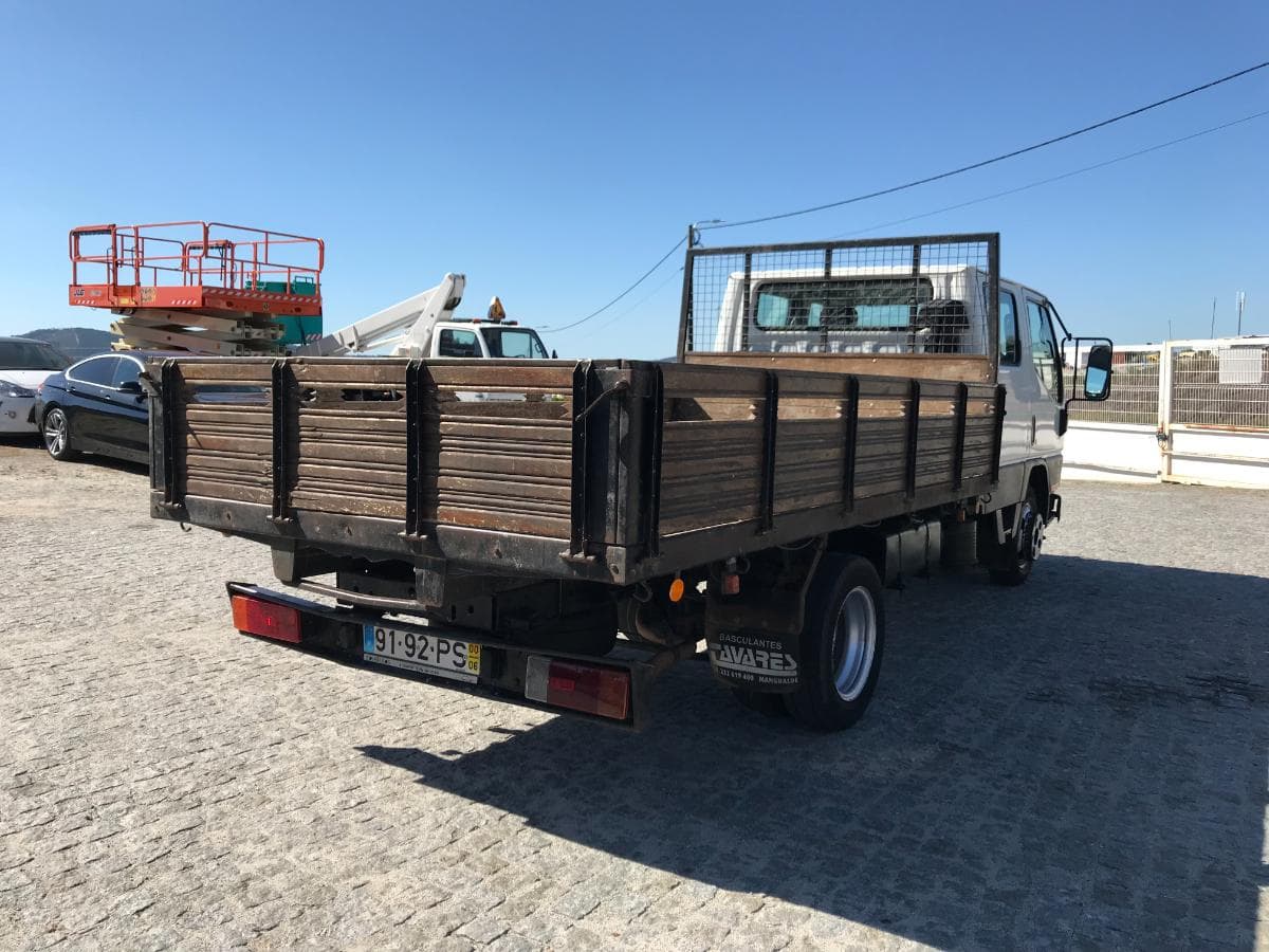 Mitsubishi Canter · Cabine Dupla · 6 Lugares · Ano 2000 — imagem 9