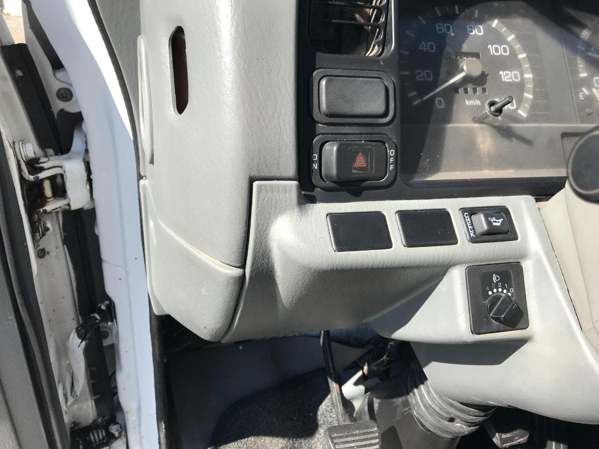 Mitsubishi Canter · Cabine Dupla · 6 Lugares · Ano 2000 — imagem 16