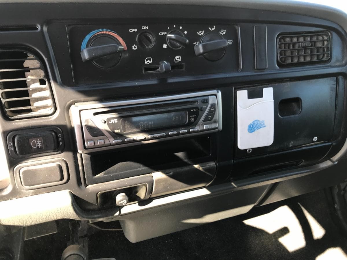 Mitsubishi Canter · Cabine Dupla · 6 Lugares · Ano 2000 — imagem 18