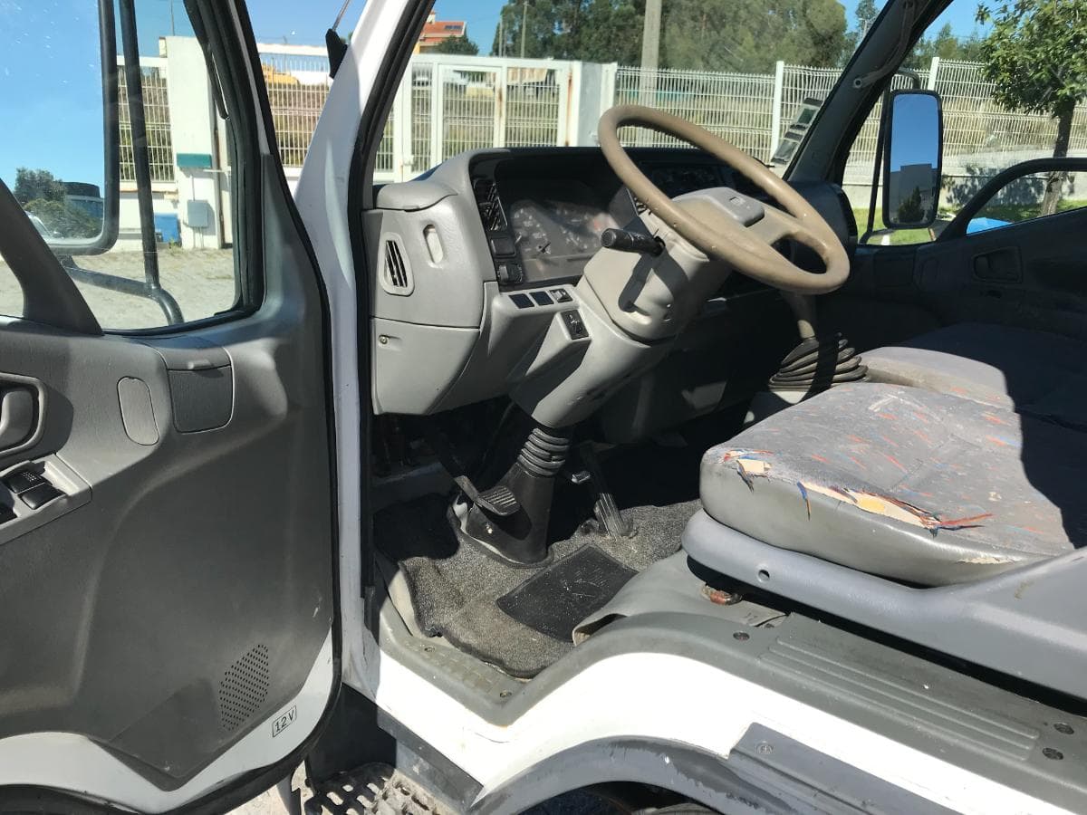 Mitsubishi Canter · Cabine Dupla · 6 Lugares · Ano 2000 — imagem 14