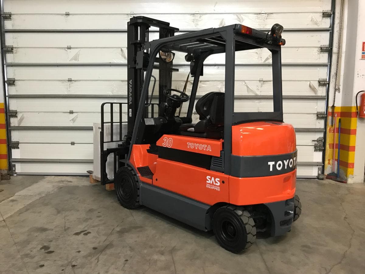Empilhador Toyota 7FBM30 · 3000kgs — image 3