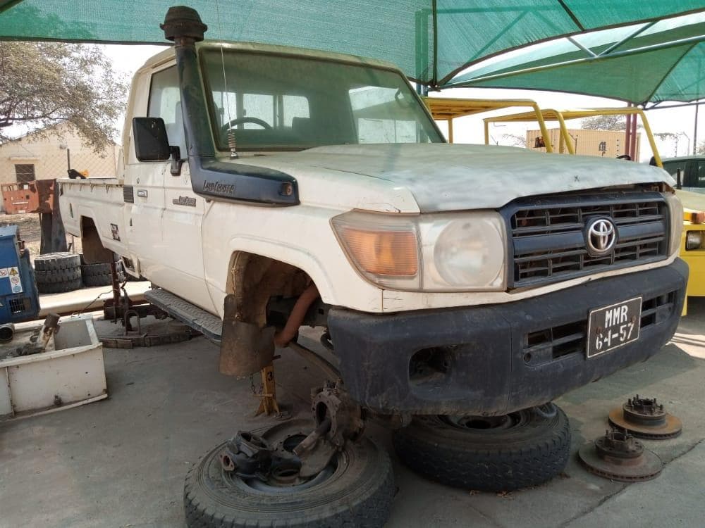 Touota Landcruiser · — imagen 2