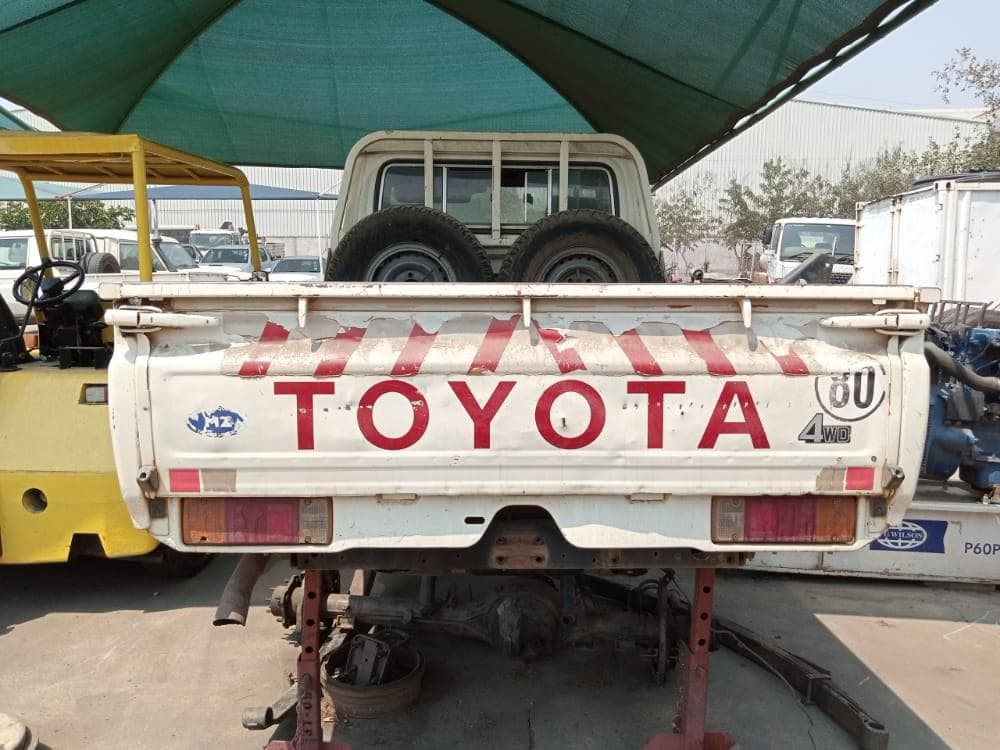 Touota Landcruiser · — imagen 4