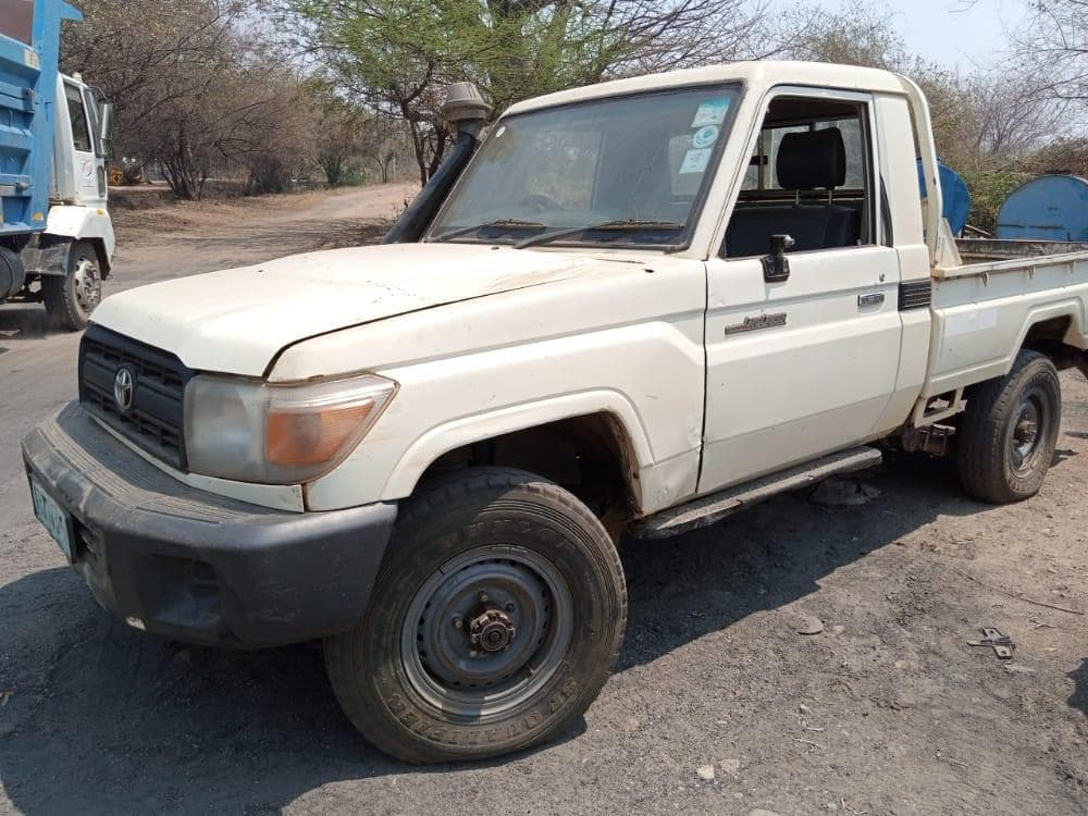 Toyota Landcruiser ·