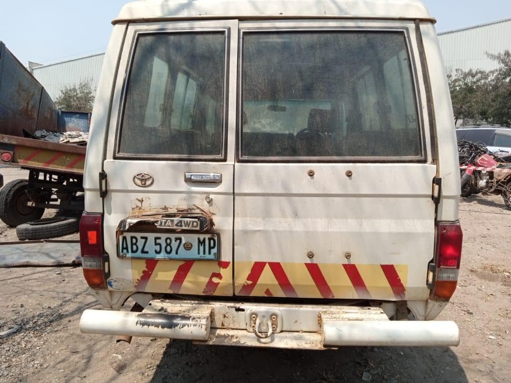 Toyota Landcruiser · — imagem 16
