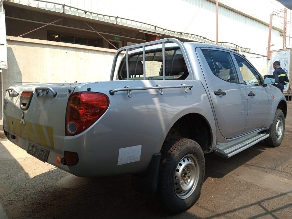 Mitusbishi L200 · — imagen 2