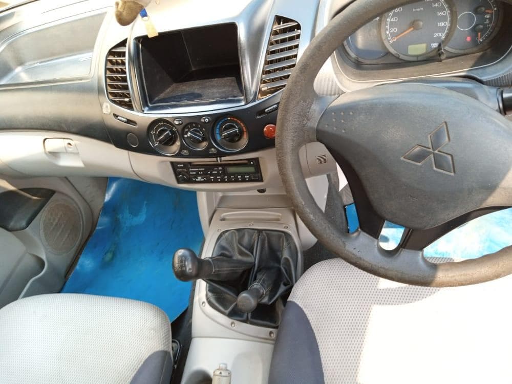 Mitusbishi L200 · — imagen 6