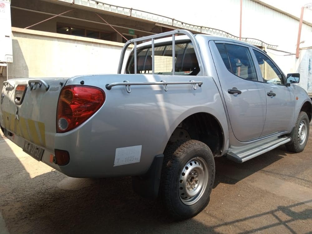 Mitusbishi L200 · — imagen 15